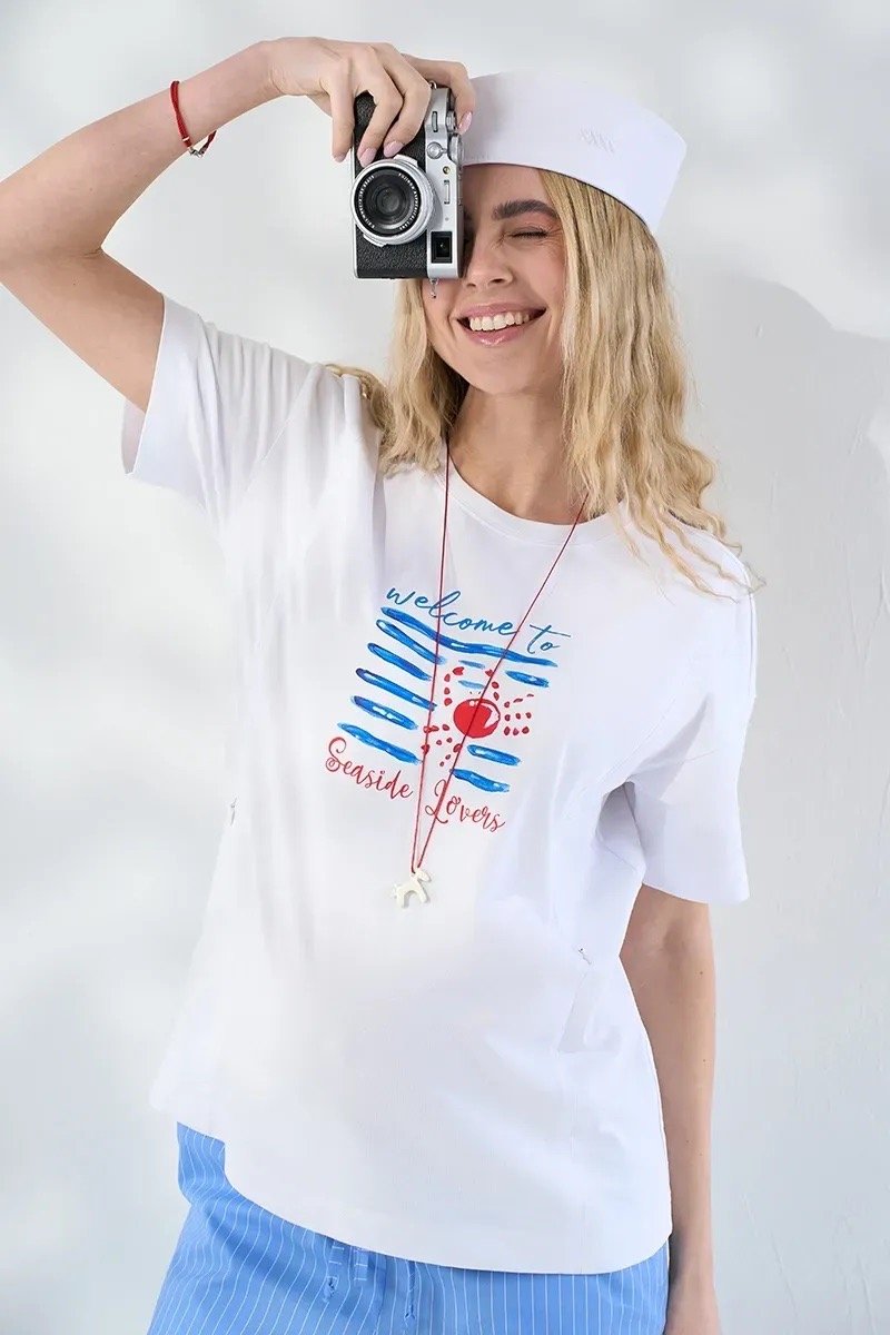 Футболка для беременных и кормящих с принтом — белая Seaside